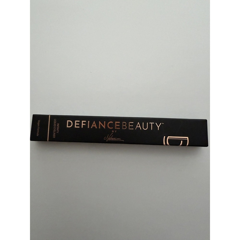 NIB - DEFIANCE BEAUTY Infinity Liquid Eyeliner ENIGMA Carbon Black - 0.5 mL